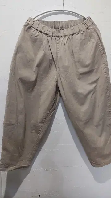 오로네 벌룬 팬츠 베이지