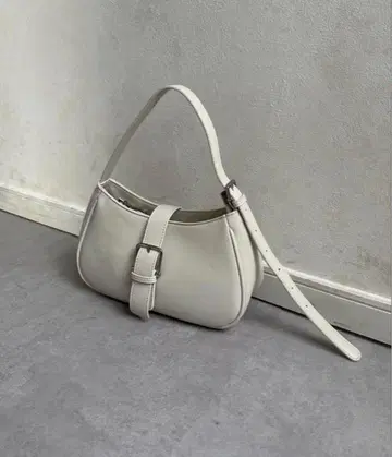 [ 새상품급 ] Thevon 벨트 포함 원 핸들 백 아이보리 2way