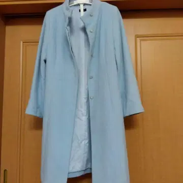 스카이블루 롱 코트