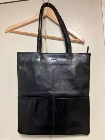 블랙 토트백 합성 피혁