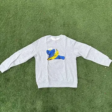 바나나를 든 캐릭터 그레이 트레이닝복 XXL