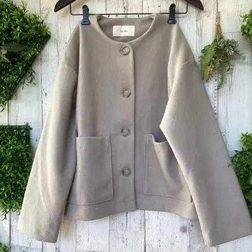 평평하게 놓았을 때 가슴 너비 57