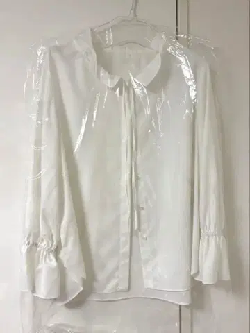 [ 현행 모델 ] 유나이티드 애로우즈 프릴 블라우스 2025 화이트