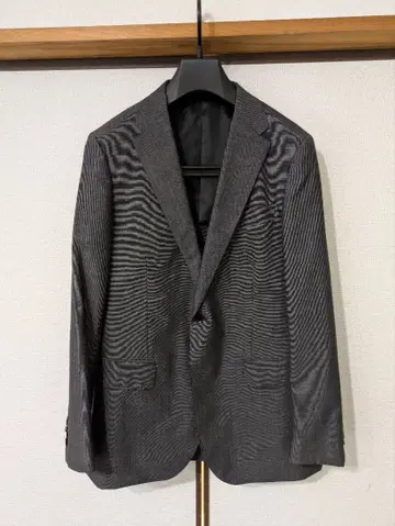 심플리시떼 플러스 다크 그레이 카노니코 소재 사용 비즈니스 정장