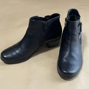 잉그 사이드 지퍼 숏부츠 가죽