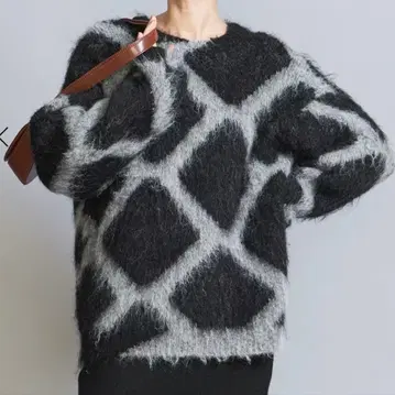 beauty&youth 바이컬러 샤기 니트 풀오버