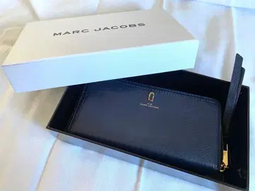 [ 박스 포함 ] MARC JACOBS 네이비 장지갑
