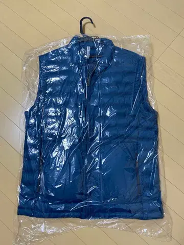 [ 새상품급 ] 루이카스텔 남성용 다운 베스트