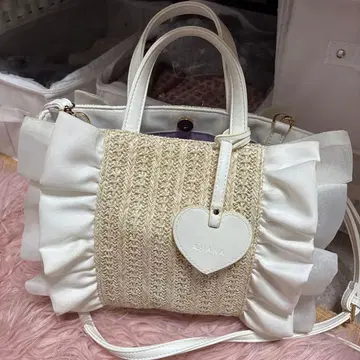 DIANA 빅 사이즈 프릴 화이트 핸드백