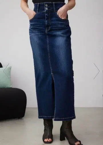 AZUL by moussy 다크 데님 타이트 스커트 하이웨스트