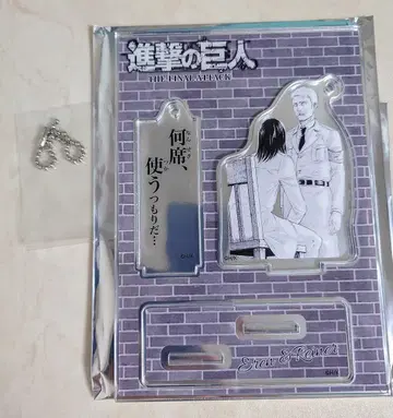 진격의 거인 도쿄역 기차 매너 아크릴 스탠드 엘렌 라이너