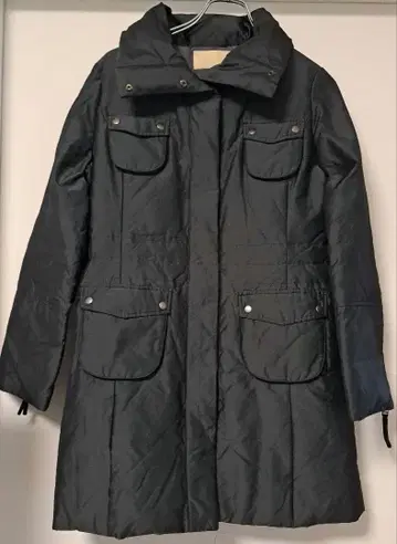 살롱 드 켈리 후드 부착 블랙 다운 코트 38