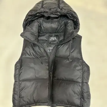 새상품급 ZARA 블랙 다운 베스트 M 사이즈