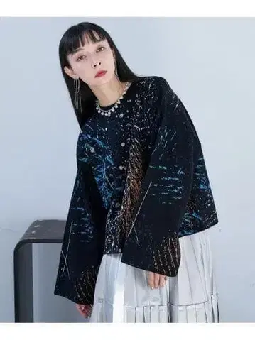 HARE 페인트 모티브 니트 블랙