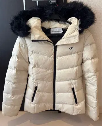 Calvin Klein 후드 부착 다운 자켓 아이보리