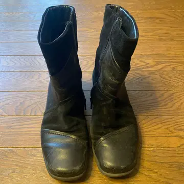 ECCO 블랙 스웨이드 부티