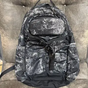 룰루레몬 카모 패턴 백팩