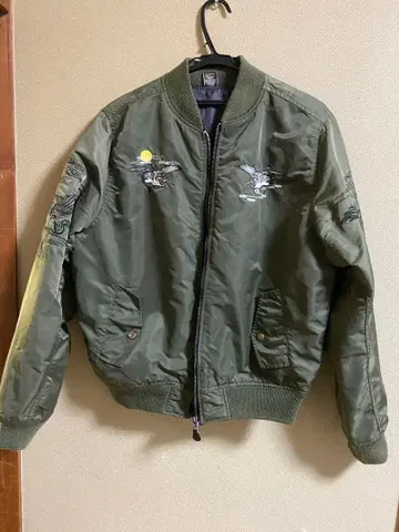 스카잔, MA-1, 플라이트 자켓 올리브 색상 자수 학, 후지산