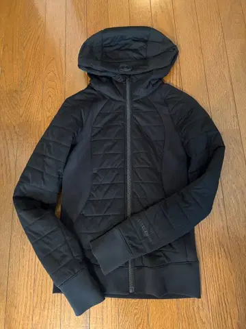 [새상품급] LULULEMON 후드 부착 블랙 자켓