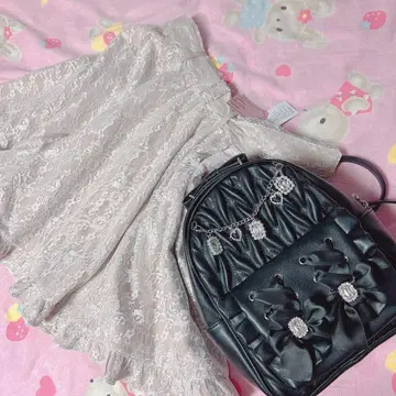 노에미 체인 포함 퀼팅 백팩 레이스 스커트