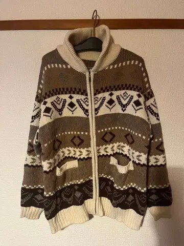 기하학 패턴 브라운 계열 긴팔 니트 F