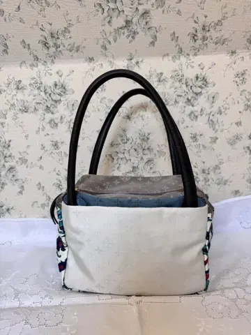 러셋 큐브형 백