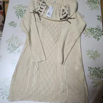 axes femme 자수 레이스업 니트 원피스