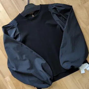 택 포함 새상품 페넬 볼륨 슬리브 상의