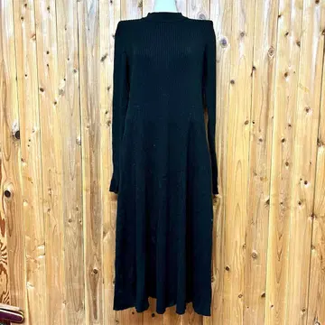 Mila Owen 터틀넥 리브 니트 플레어 원피스