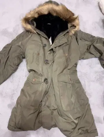 그런지 퍼(fur) 포함 속기모 모즈 코트 INGNI