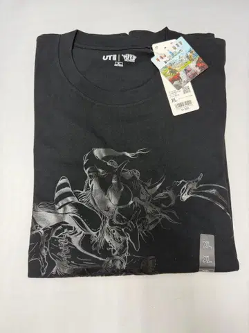 미사용 새상품 ] 유니클로 파이널 판타지 픽셀 리마스터 T셔츠 XL