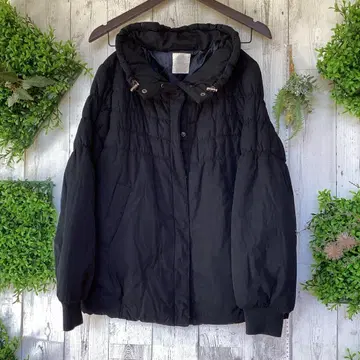 평평하게 놓았을 때 가슴 너비 48