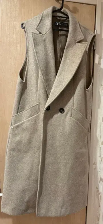 ZARA 슬리브리스 코트