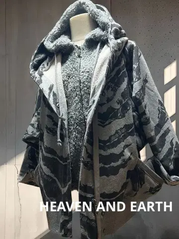 HEAVEN AND EARTH 헤븐앤어스 제브라 보아 안감 후드티