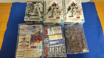 엔트리 그레이드 건담 페인팅 모델 증정 세트