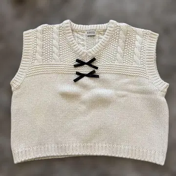 리본 포함 니트 베스트