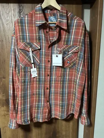 산 레드 체크 셔츠