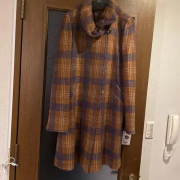 브라운 계열 체크 M 사이즈 체스터 코트