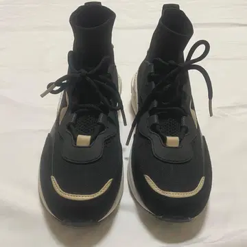 ZARA 리브 니트 스니커즈