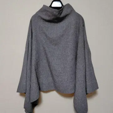 새상품 ZARA MANTECO 울 혼방 그레이 판초 M 사이즈