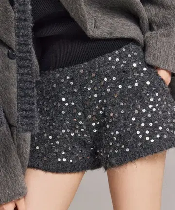 EIMY ISTOIRE 크랙 스팽글 숏팬츠 블랙