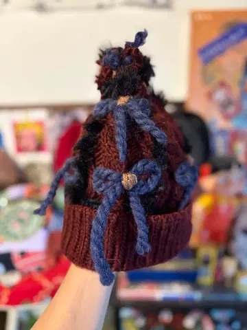 구제 의류 리메이크 / 니트 모자 / 털실 / 리본 / 와인 / 1점