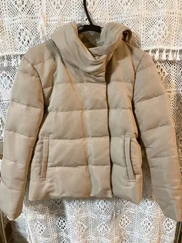 BEAMS HEART 후드 부착 베이지 숏 다운 자켓