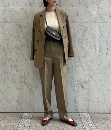 투모로우랜드 울 사키소니 테이퍼드 팬츠