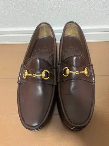 REGAL 브라운 가죽 로퍼 금장 장식 포함