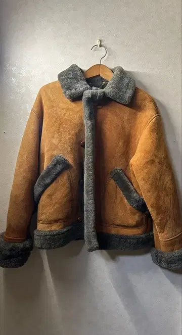 공유 TEODEN 이탈리아제 무스탕 코트 가죽