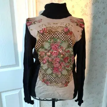 슈퍼 뷰티 꽃무늬 자수 터틀넥 스웨터