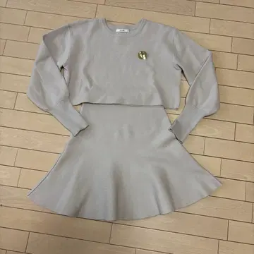 베이지 셋업 플레어 스커트