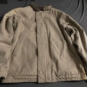 베이지 단추식 밀리터리 자켓 덱 자켓