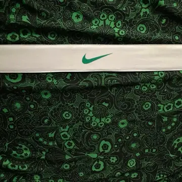 나이키 화이트 그린 헤드 타이 반다나